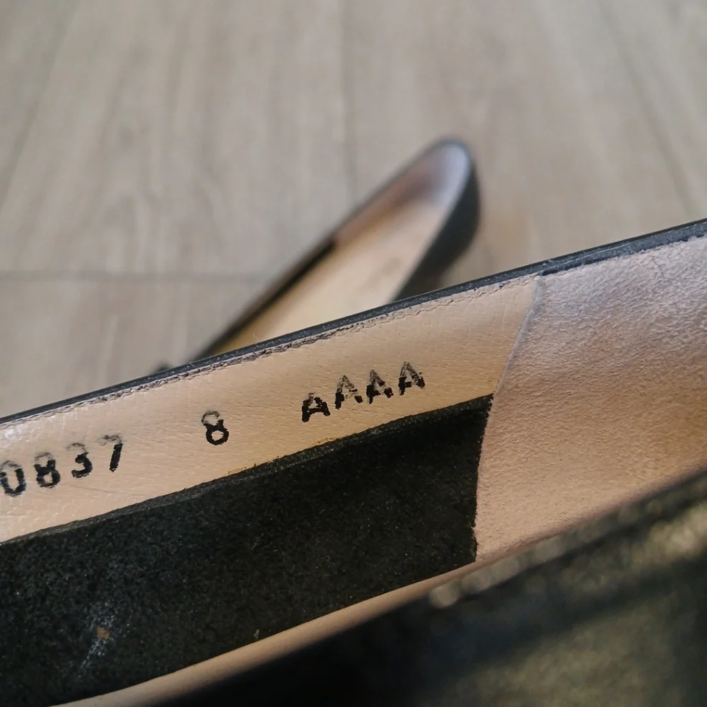 SALVATORE Ferragamo Flats Boutique Vera Pump Black Size 8 Narrow - Picture 14 of 14